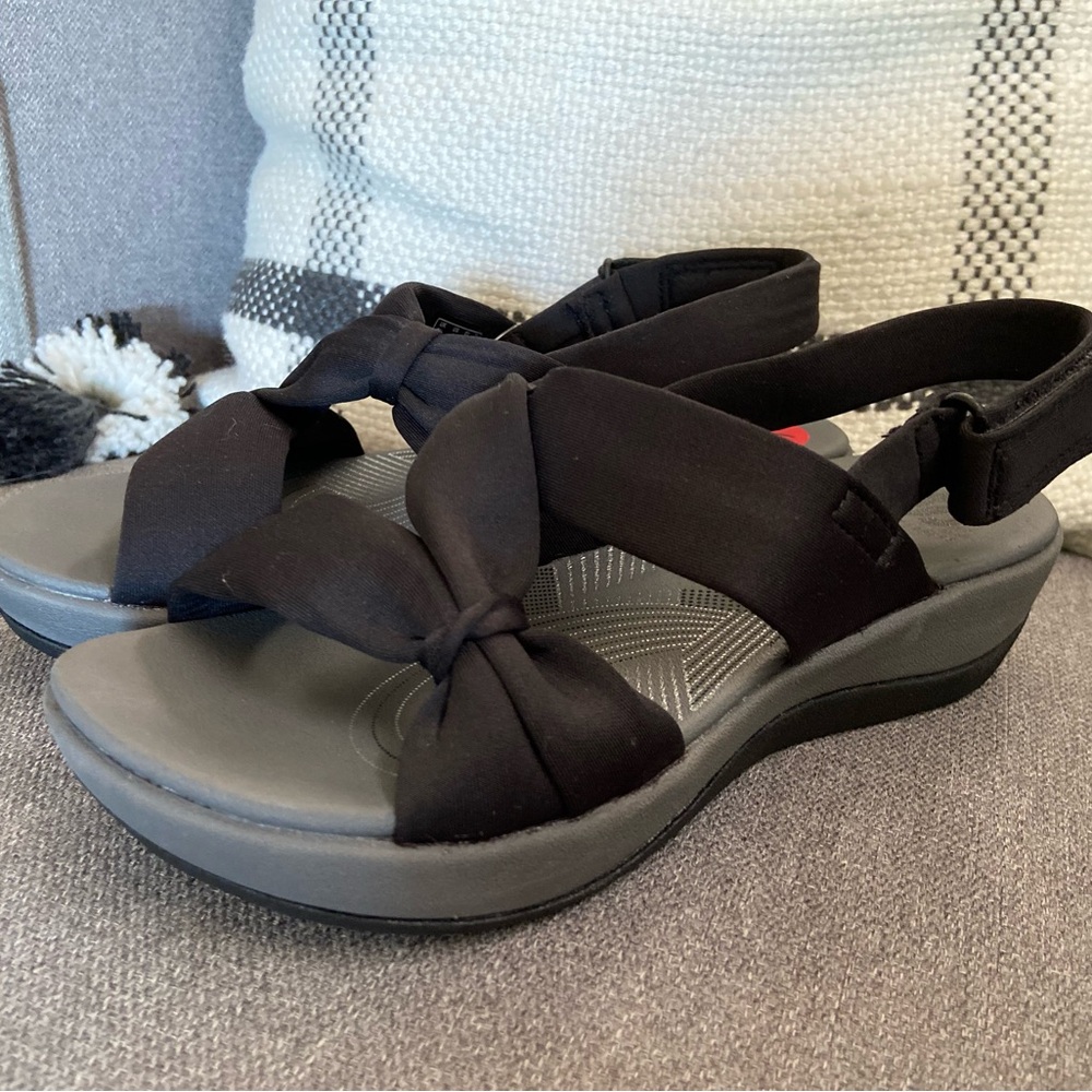 Cloudsteppers by Clarks Black and Gray Sandals